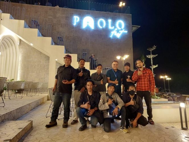 
 KWB Photography Indonesia bersama Marketing Manager Paolo Fest Tri Kristanto siap berkolaborasi bersama. (Eko)