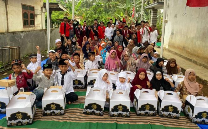 
 DPK GMNI Al-Qolam gelar bukber dan santunan yatim. (ist)