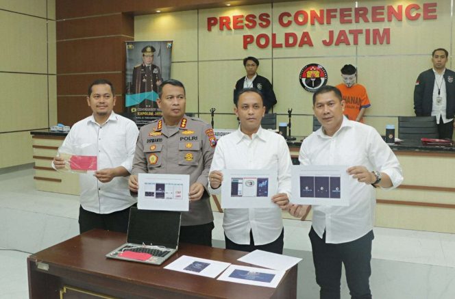 
 Barang bukti tangkapan layar aksi peretasan AR yang ditunjukkan polisi dalam kasus ini, Senin (5/6/2023). (ist)