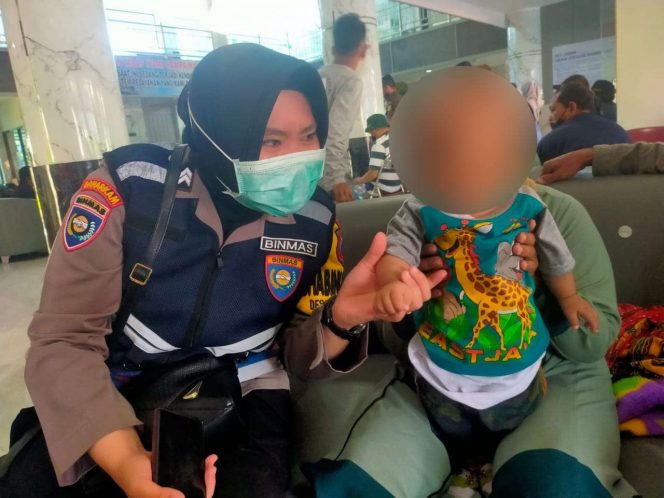 
 Kegiatan pendampingan Muhamad Farihin (10 bulan) menjalani Operasi Pembuatan Saluran Pencernaan dan Lubang Dubur/Anus di Rumah Sakit Umum Daerah (RSUD) Kanjuruhan.(Dok Humas Polres Malang).