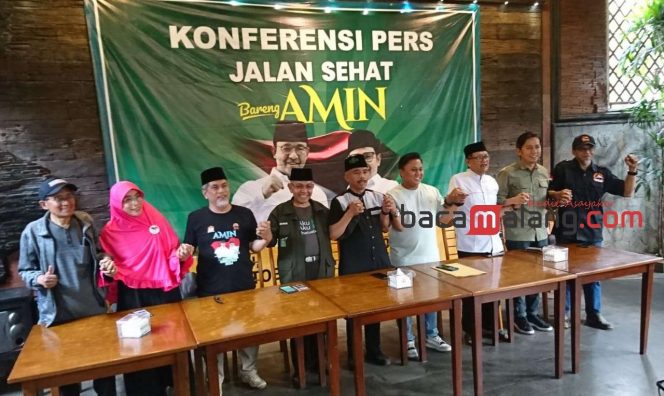 
 Relawan Amin penyelenggara jalan sehat bareng Amin, usai pres rilis jelang jalan sehat bareng Amin, Minggu pagi (8/10/2023) (Rohim Alfarizi)