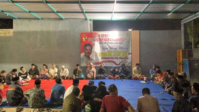 
 Doa bersama sekaligus dukungan untuk Gibran Rakabuming menjadi Cawapres Prabowo yang digelar warga Desa Sukorejo Bululawang. (ist) 
