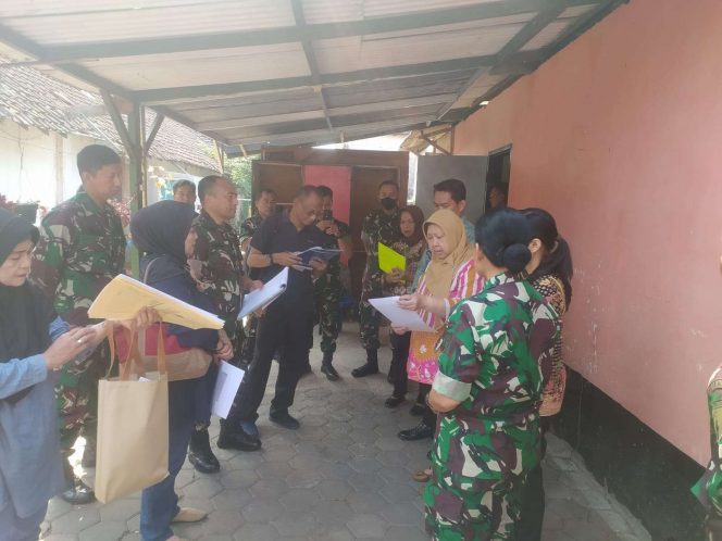 
 Sidang PS objek Sengketa rumah di jalan Kesatrian E-6, saat ini kantor Satsik Ajenrem 083/BDJ dipimpin langsung ketua Majelis hakim Harlina Reyes, SH. MH, dihadiri Penggugat dan Tergugat. (Humas PN)