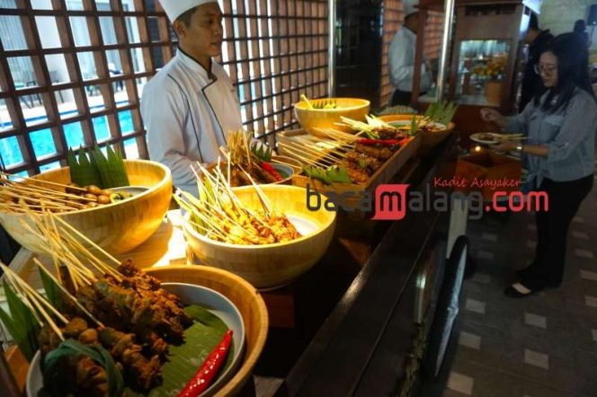 
 Sajian aneka sate kuliner khas Indonesia di Notting Hill Cafe Golden Hill Batu, Rabu (20/12/2023). (Nedi Putra AW)