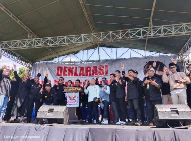 
 Ribuan Massa GRIB JAYA se-Jatim Deklarasi Dukung Prabowo-Gibran. (ist) 
