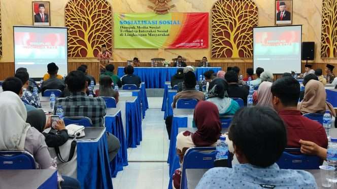 
 Abah Gun mengajak masyarakat untuk bijak memanfaatkan media sosial. (ist) 