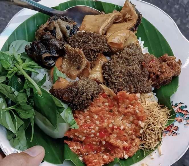 
 Salah satu menu terlaris Food Truck Nusantara Nadi Babat Pedas. (ist)