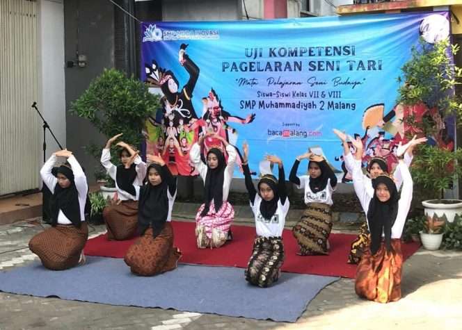
 Uji Kompetensi Pagelaran Seni Tari Tradisional di SMP Muhammadiyah 2 Kota Malang. (ist)