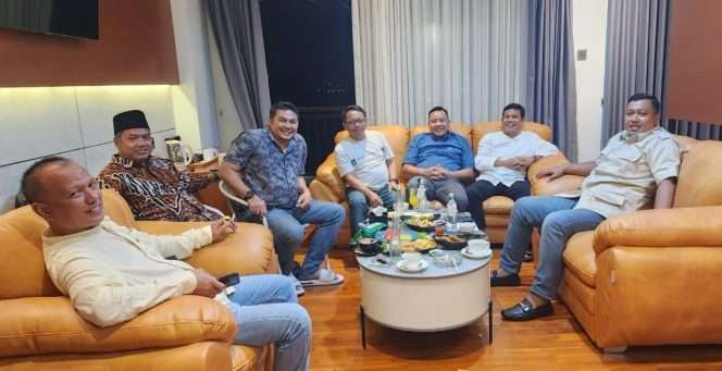 
 Konsolidasi politik Bacalon Bupati Malang dari PDI Perjuangan Abah Gunawan dengan Ketua DPC Gerindra Kabupaten Malang Chusni Mubarok dan Sekretaris DPC Gerindra Kabupaten Malang Zia'ul Haq. (ist)