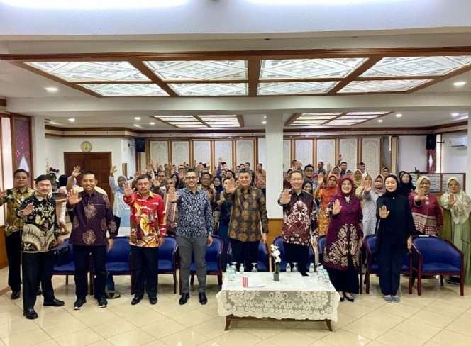
 Kepala BNPT RI, Komjen Pol. Prof. Dr. H. Mohammed Rycko Amelza Daniel, M.Si., saat berada di KJRI Kota Kinabalu Malaysia. (Humas)