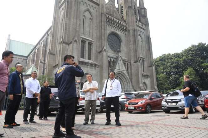 
 BNPT RI ketika melakukan Sosialisasi dan Pra Audit Standar Minimum Pengamanan pada Gereja Katedral Jakarta, kesiapan kedatangan Paus Fransiskus. (Ist)