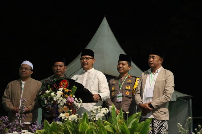
 Kapolres Batu, AKBP Andi Yudha Pranata, saat menghadiri Peringatan Maulid Nabi Muhammad SAW di Stadion Brantas Kota Batu. (Yan)