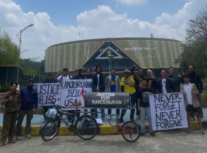 
 Aksi gowes berkeranda Ebes Midun tiba di Bandung. (ist)