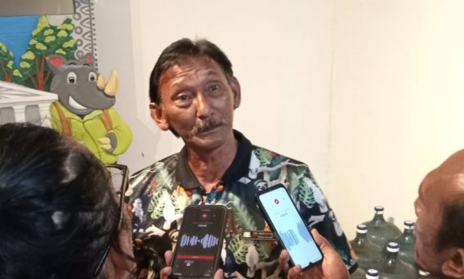 
 General Manager JTP 2, Agus Mulyono, saat tengah diwawancarai awak media. (Yan)