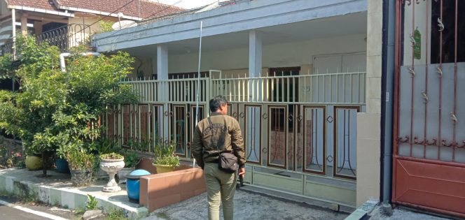 
 Rumah korban yang dimasuki orang tak dikenal, terpantau lewat cctv jarak jauh. (Ist)