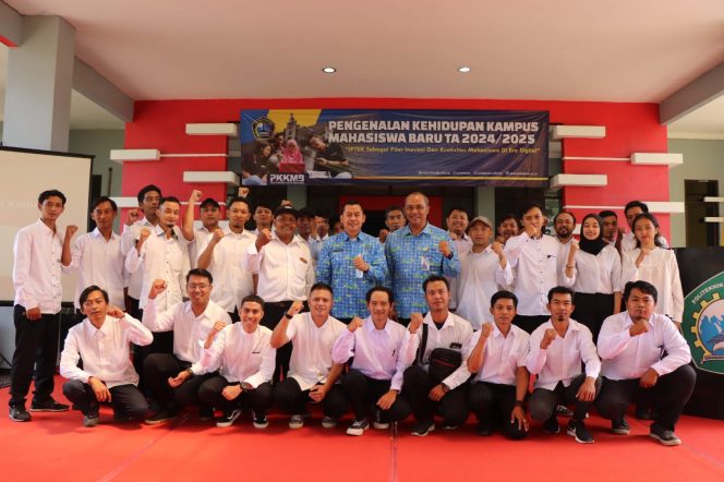 
 Puluhan Karyawan Perumda Air Minum Tugu Tirta Kota Malang, usai mengikuti PKKMB di Poltekom. (Ist)