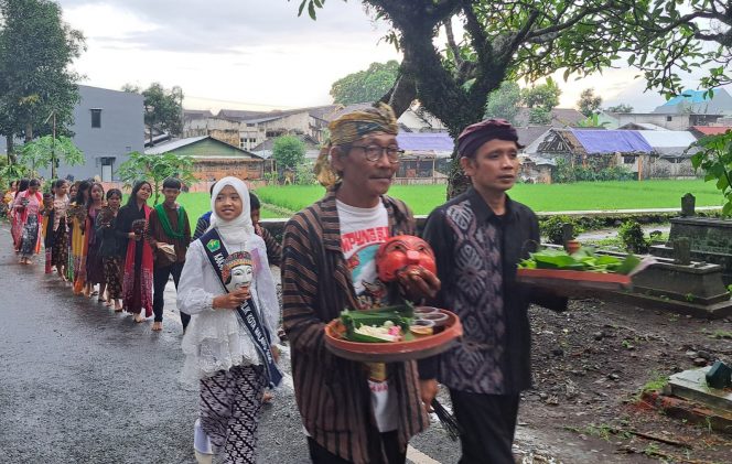 
 Arak-arakan Megengan dan Nyadran di Kampung Budaya Polowijen, Jumat (28/2/2025). (KBP untuk BacaMalang.com)