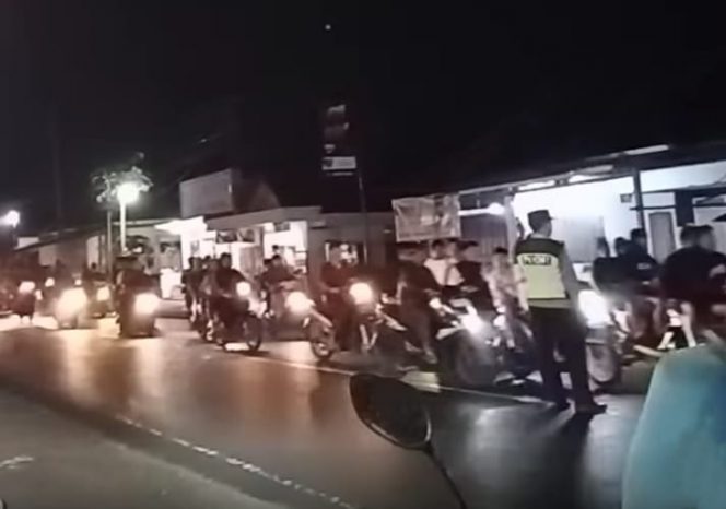 
 Rombongan jamaah tarawih bermotor Masjid Al Ilyas.(ist)