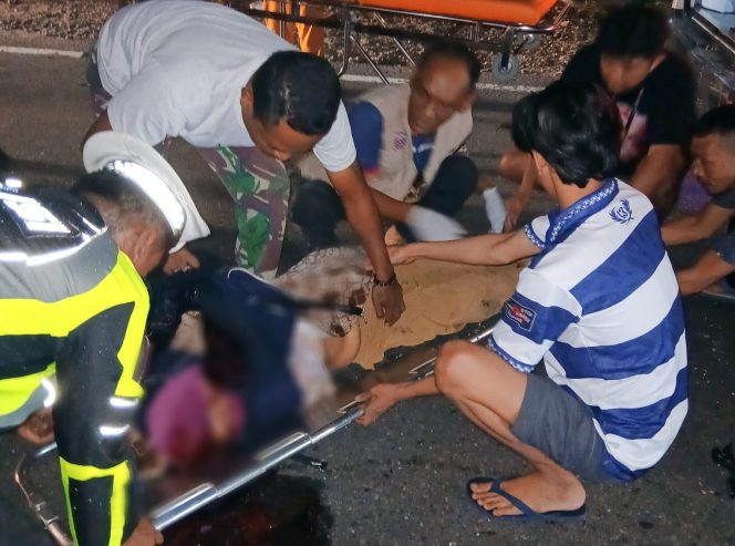 
 Evakuasi korban meninggal dunia. (Edo for BacaMalang)