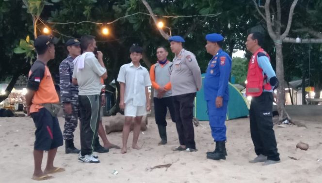 
 Dalam insiden ini sempat dibantu oleh wisatawan asing asal Jerman, Helena Lindner, serta seorang pendamping wisata, Rio Candra Hidayat, yang kebetulan berada di lokasi. (ist)