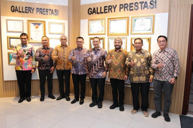 
 Menteri Kebudayaan Republik Indonesia, Fadly Zon, saat melakukan kunjungan kerja ke Kota Batu dengan mengunjungi Museum Heritage dan The Bagong Adventure Museum Tubuh di Jawa Timur Park 1. (Yan)
