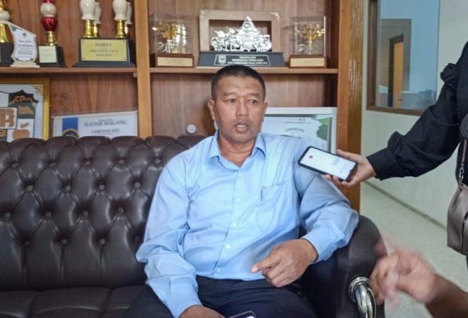 
 Operasional Manager Taman Rekreasi Selecta, Yusuf, saat tengah diwawancarai awak media. (Yan)