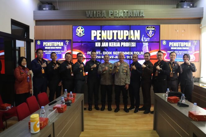 Sespimmen Para peserta didik Sespimmen Lemdiklat Polri Dikreg ke-65 Gelombang l ...