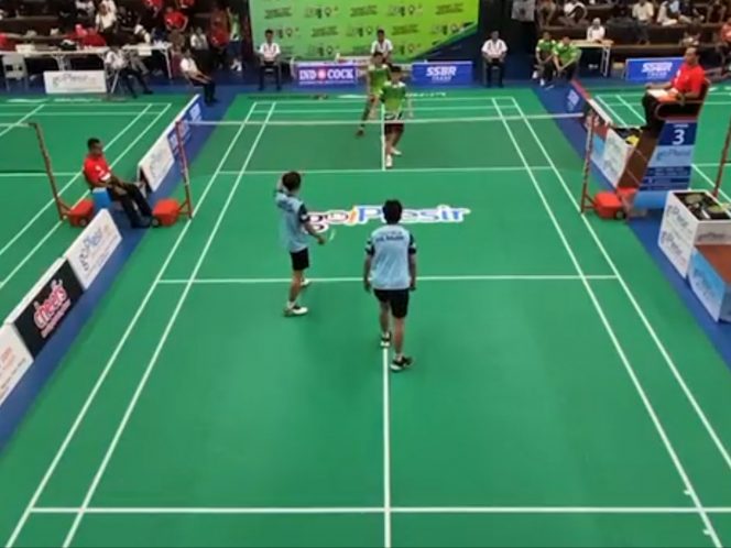 
 Pertandingan bulutangkis Porprov 2025 yang berlangsung di GOR Uraha Pakis. (ist)