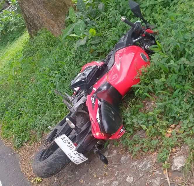 
 Kendaraan motor milik korban di lokasi kejadian. (ist)