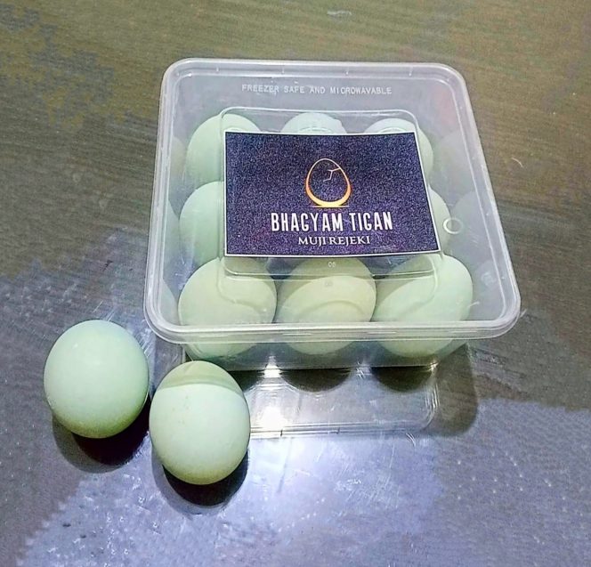 
 Telur Bebek Asin, Bhagyam Tigan, menawarkan cita rasa khas, branding mengesankan, dan halal.(Juragan69)