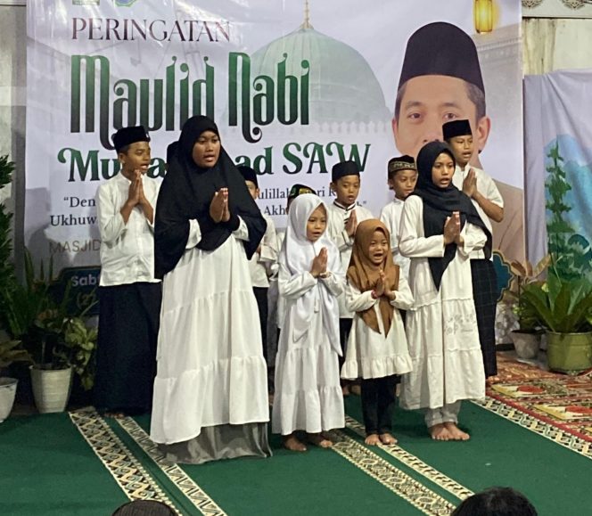 
 Anak-anak TPQ antusias dan bersukacita meramaikan peringatan Maulid Nabi.(ist)