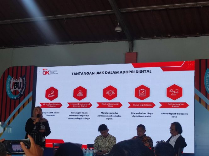 
 Erna Tigayanti saat menyampaikan materi terkait tantangan yang harus dihadapi UMKM dalam Talkshow yang digelar di Kampus C UIBU Kota Malang. (bacamalang/Dhimas)