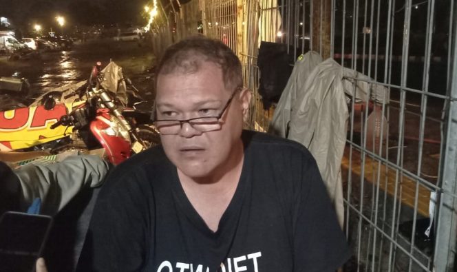 
 Pengawas aset wilayah Jatim dan Bali dari PT. Paramount Interprise Internasional, Bukit Bintang, Frederick Sultan Hadi Wijaya, saat diwawancarai awak media. (Yan)
