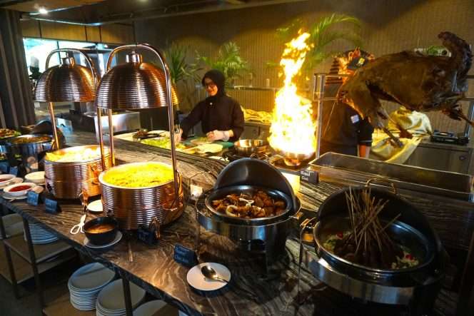 
 Arabic Corner dengan favorit kambing guling dalam launching Ramadan Kareem by ALL 2026 di Trimurti Restaurant, Grand Mercure Malang Mirama, Selasa (10/2/2026). (Nedi Putra AW)
