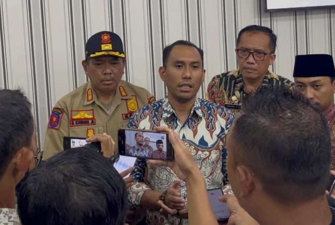 
 Anggota DPRD Kabupaten Malang periode 2024–2029 dari Fraksi PDI Perjuangan sekaligus anggota Komisi IV, Zulham Akhmad Mubarrok saat memberikan keterangan kepada awak media.(Zulham for Baca Malang)