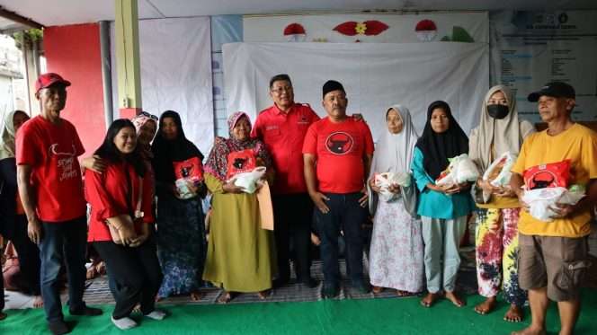 
 DPC PDI Perjuangan Kabupaten Malang berbagi berkah di bulan suci Ramadan. (ist)