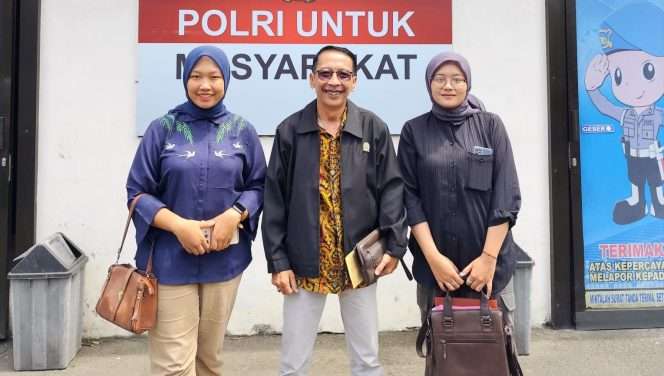 
 Agus Subyantoro, S.H., praktisi hukum Malang, Wakil Ketua I DPC Peradi Kepanjen dan Kepala BBHAR PDIP Kabupaten Malang (tengah), saat berada di SIPROPAM. (Agus for Baca Malang)