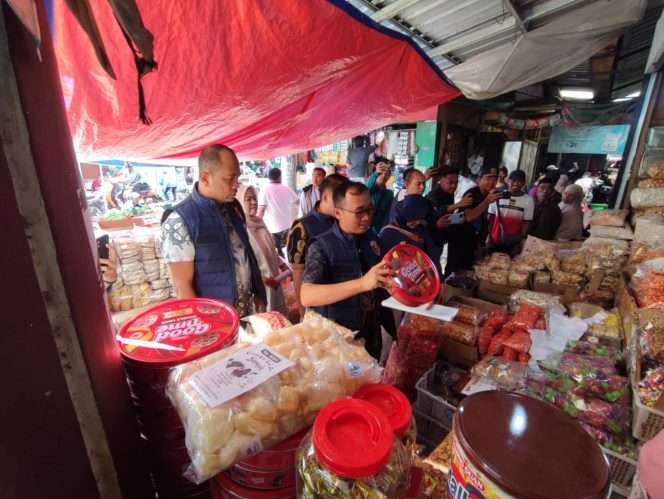 
 Satgas Pangan Polres Malang melakukan monitoring dan pengecekan harga bahan pokok di Pasar Kepanjen menjelang Idulfitri 1447 Hijriah. (ist)