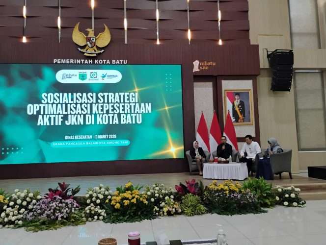 
 Wali Kota Batu, Nurochman saat memberikan pemaparan dalam kegiatan sosialisasi Strategi Optimalisasi Kepesertaan Aktif JKN. (Yan)