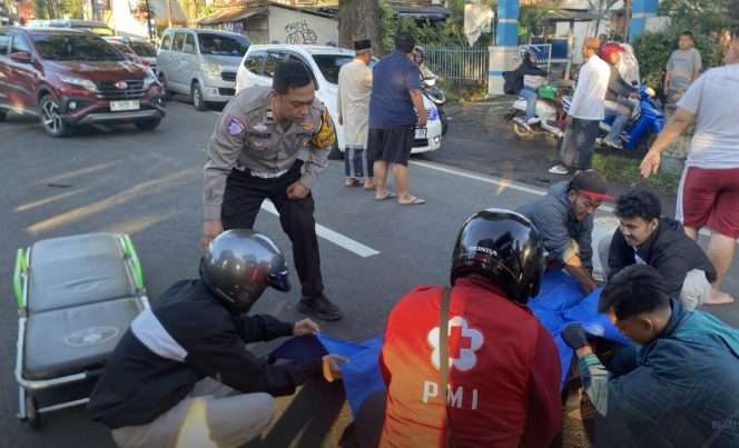 
 Kecelakaan melibatkan pejalan kaki, kendaraan roda 2, dan kendaraan roda 4, di depan Politeknik Pembangunan Pertanian Malang - Polbangtan Malang, Lawang, Kabupaten Malang, Senin (16/3/2026) korban 3 orang, 1 korban pejalan kaki tewas, dan 2 korban lainnya luka-luka. (IG Info Singosari)