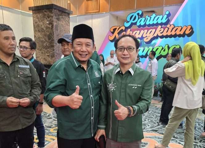 
 H. Ali Murtadlo, SH, M.AP (kiri) semakin menguat dalam bursa pemilihan Ketua DPC PKB Kabupaten Malang. (ist)
