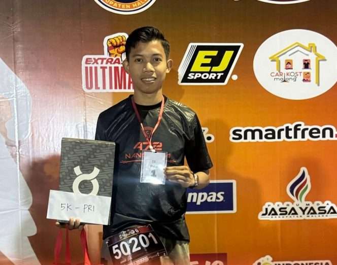 
 Prajurit Yon Parako 472 Pasgat Nanggala, Praka Undik Madana berhasil keluar sebagai juara pertama kategori 5K dalam ajang Malang Night Run 2026, belum lama ini. (Website Korpasgat TNI AU)
