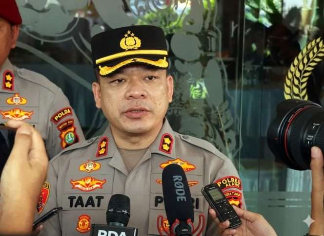 
 Kapolres Malang AKBP Muhammad Taat Resdi, memberikan keterangan kepada awak media. (Humas Polres Malang)