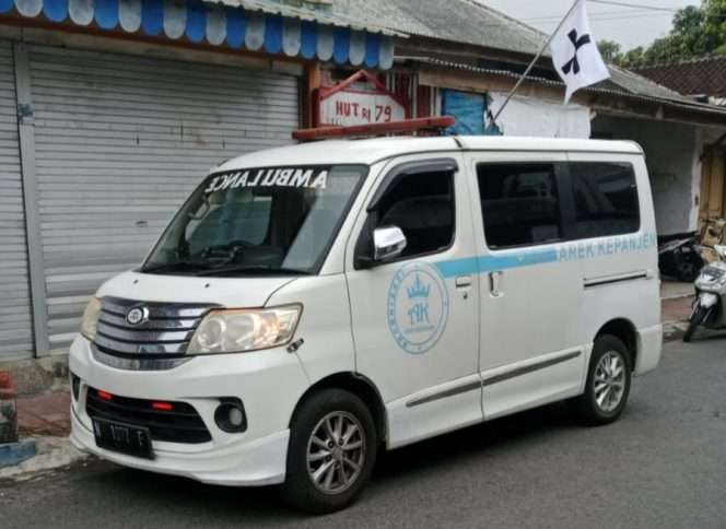 
 Rusaknya ambulans milik organisasi sosial Arek Kepanjen (AK) membuat puluhan warga kurang mampu kini tak lagi mendapat layanan transportasi gratis. (AK for Baca Malang)