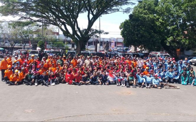 
 Ratusan relawan lintas sektor di Malang Utara menggelar apel kesiapsiagaan bencana di eks Pendapa Kawedanan Kecamatan Singosari, Kabupaten Malang, Minggu (26/4/2026). (ist)