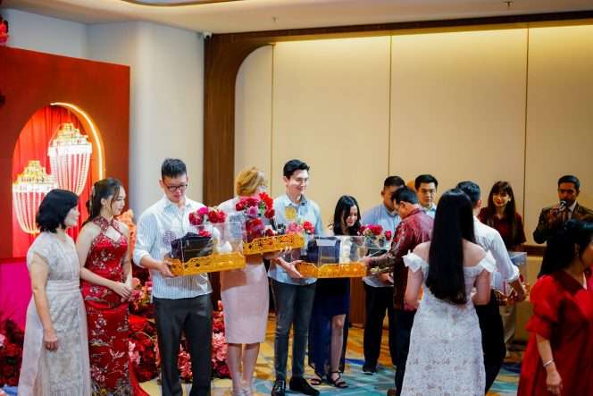 
 Momen kebersamaan dalam prosesi Sangjit di Atria Hotel Malang. (ist)