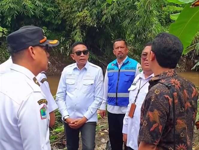 
 Wali Kota Malang, Wahyu Hidayat, bersama jajaran perangkat daerah turun langsung meninjau lokasi pada Rabu siang (22/4/2026). (ist)