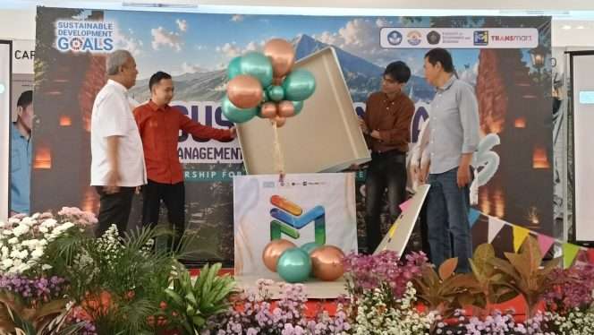 
 Grand Opening Sustain Bazaar 2026: Management Entrepreneur Days di lantai F2 Transmart Malang, Senin (4/5/2026). (ist)