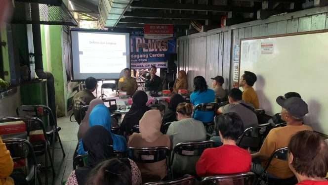 
 Pedagang Pasar Oro-Oro Dowo saat mengikuti program Kejaksaan Negeri Kota Malang “SEPASAR PEDAS” atau Sekolah Pasar Pedagang Cerdas. (ist)