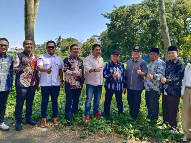 
 Peninjauan calon lokasi Alun-Alun Kabupaten Malang yang rencananya akan dibangun di kawasan Stadion Kanjuruhan Kepanjen. (ist)